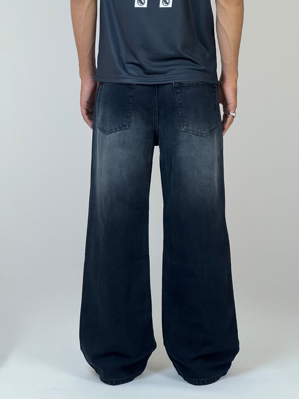 Dark indigo wash