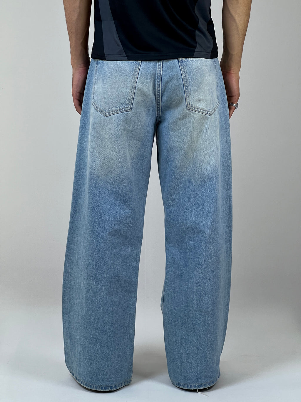 Knee cut baggy