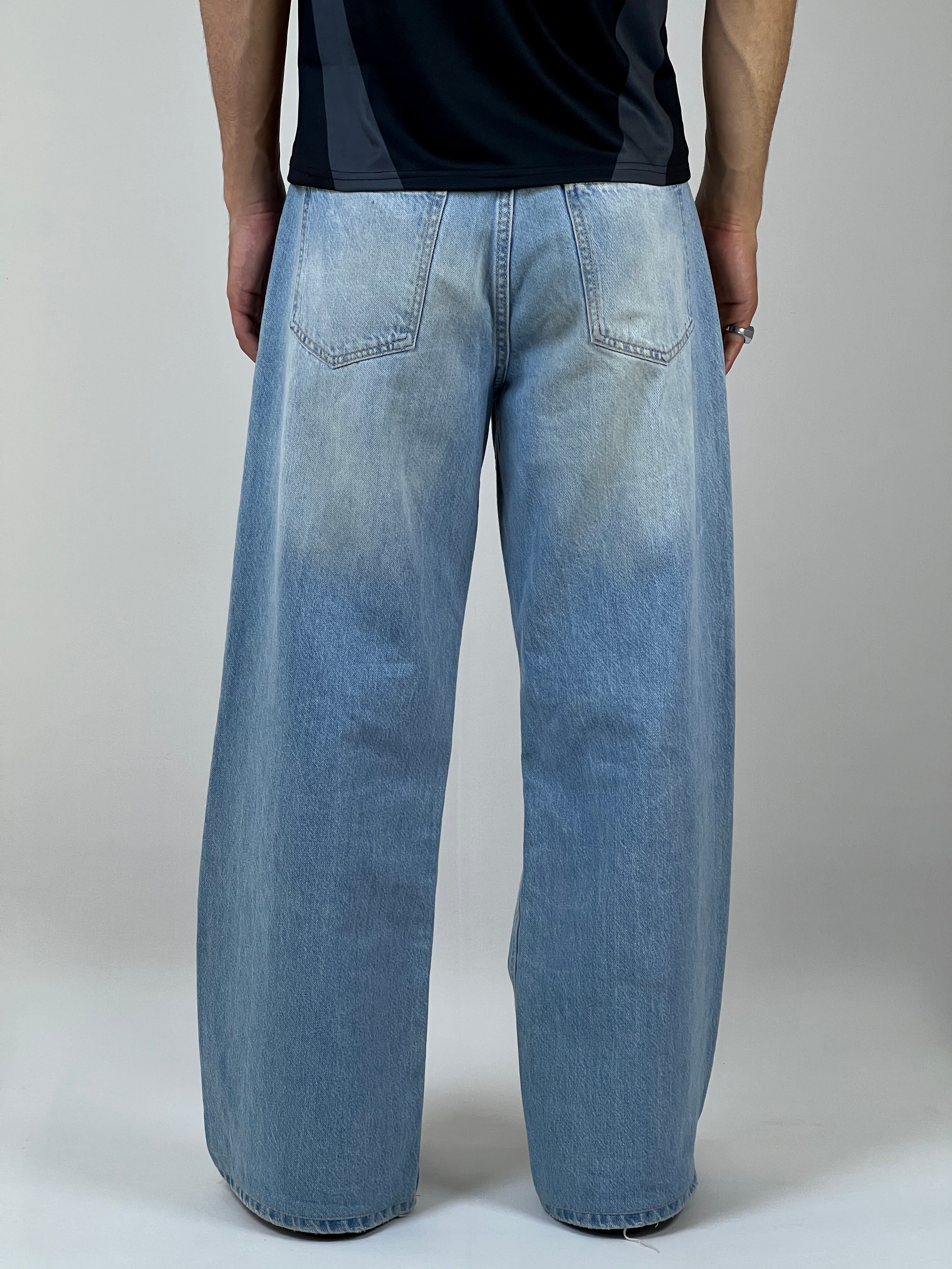 Knee cut baggy