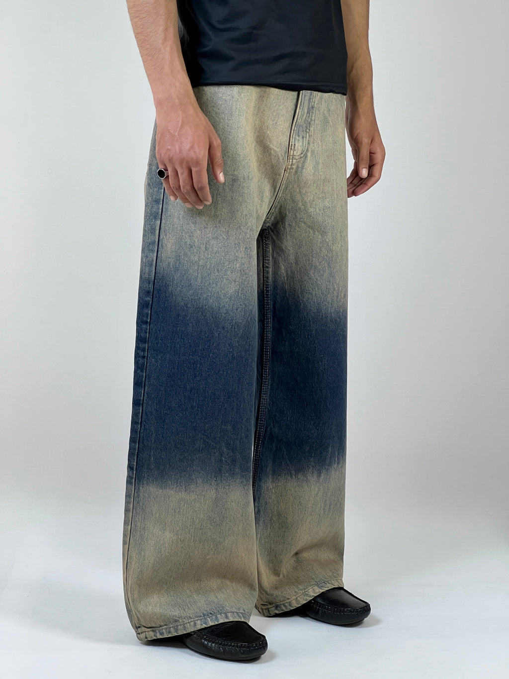 Dual tone baggy