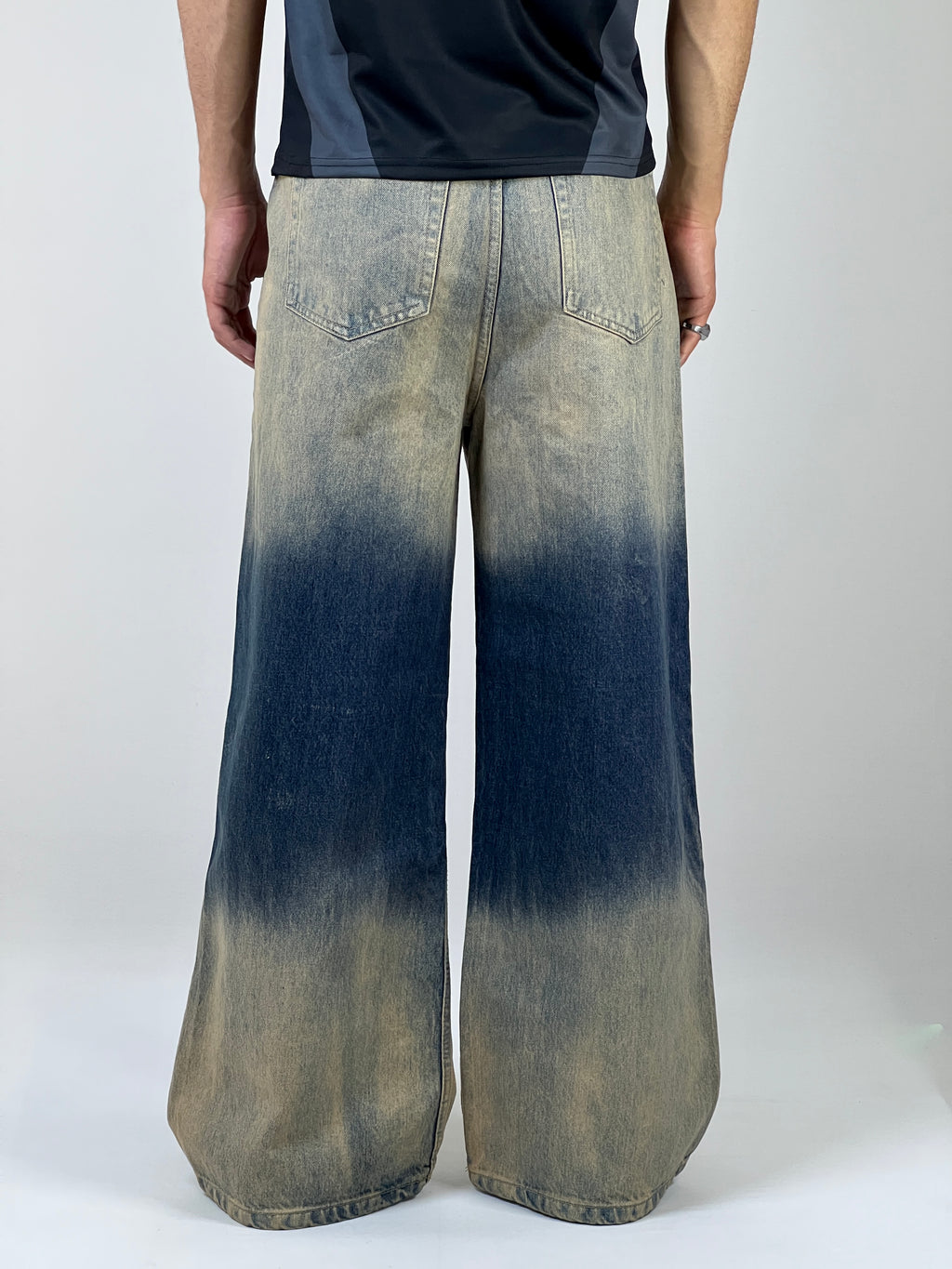 Dual tone baggy