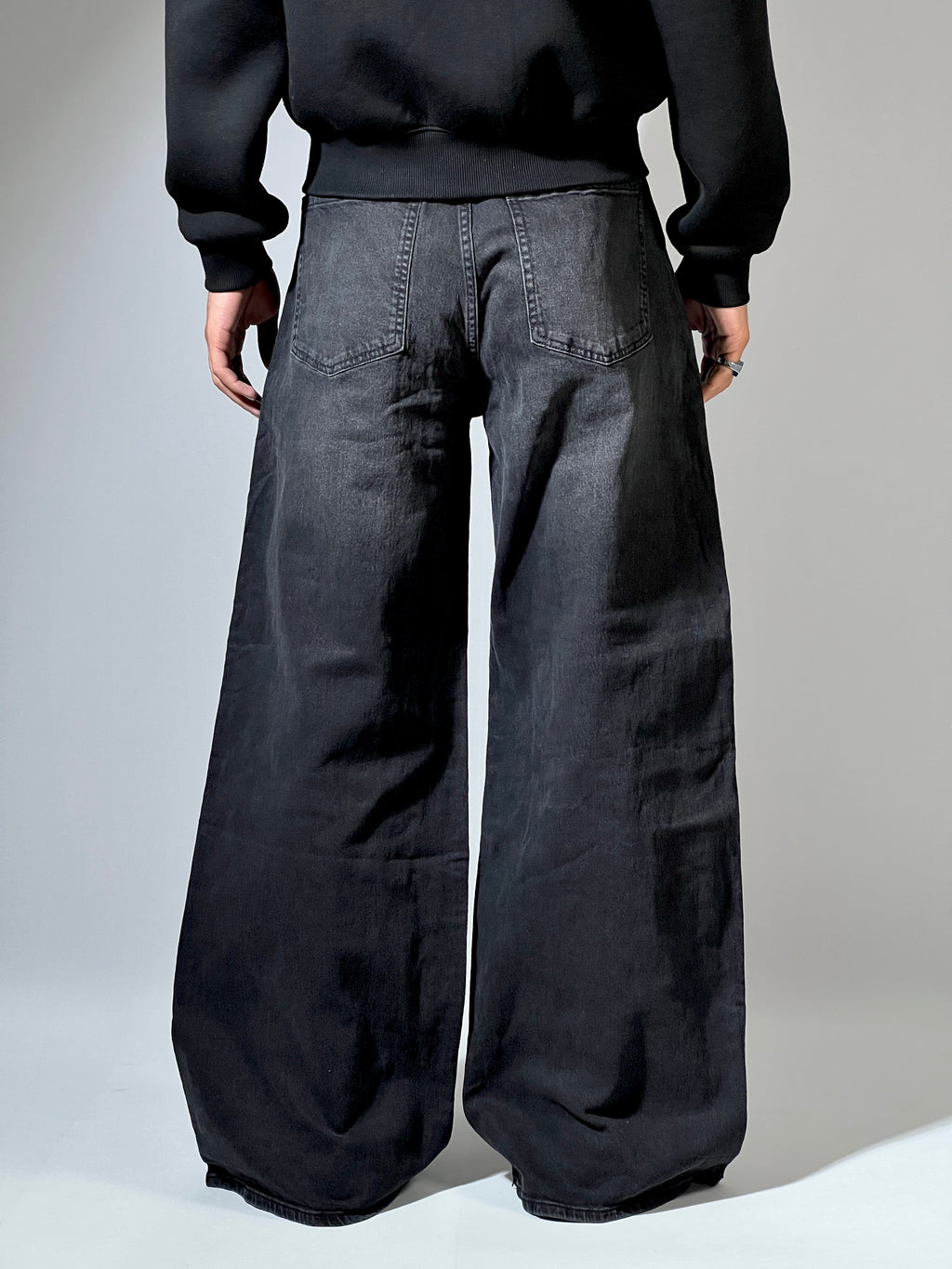 Core black baggy