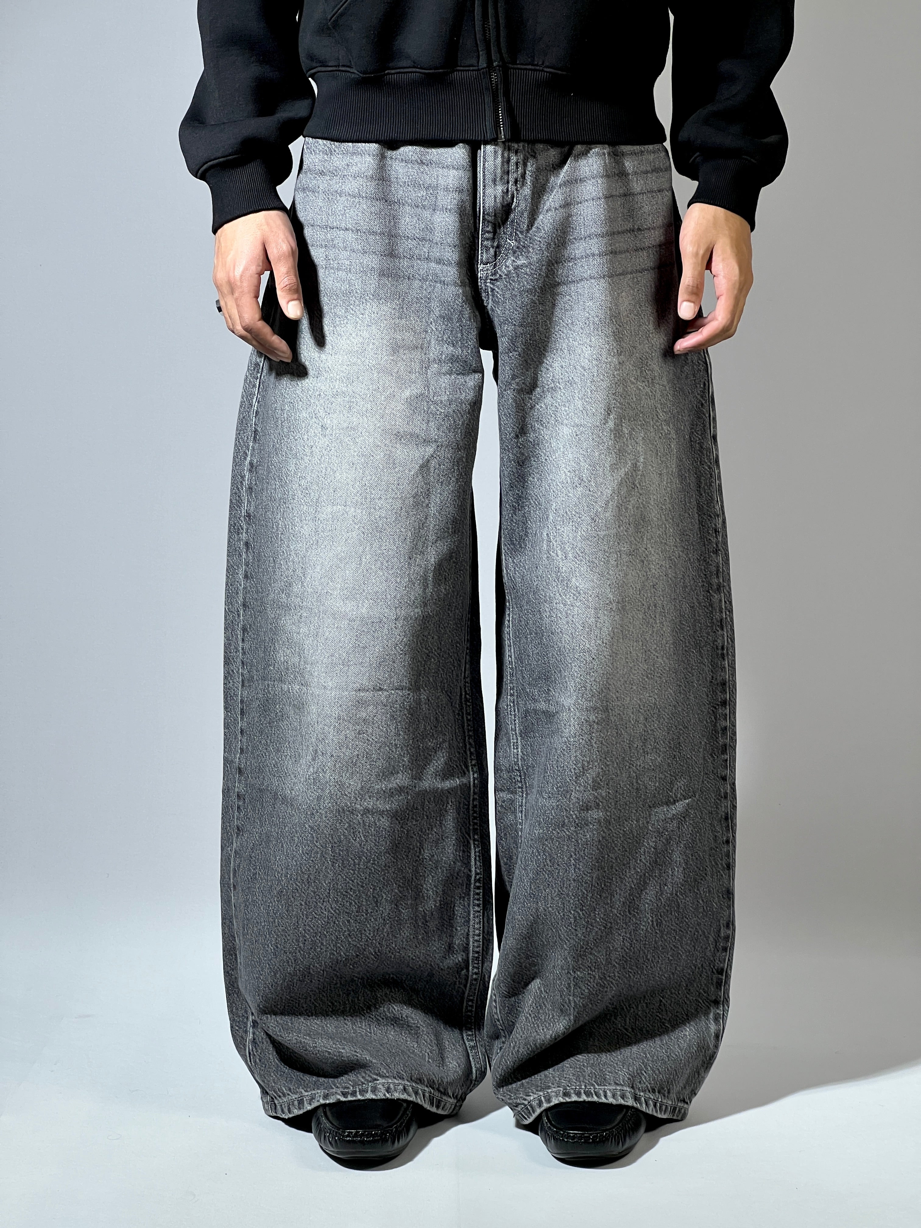 Smoke grey baggy