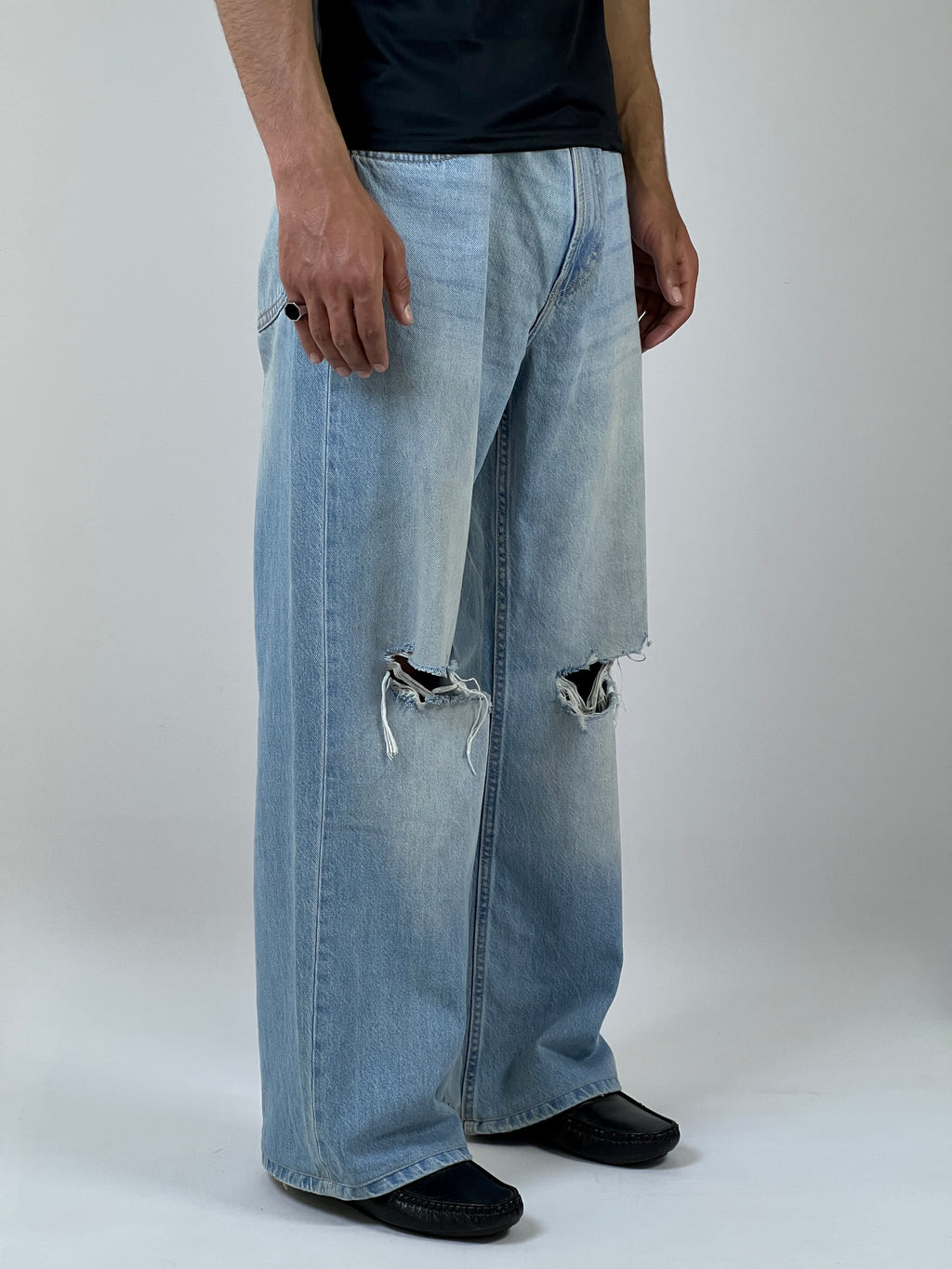Knee cut baggy
