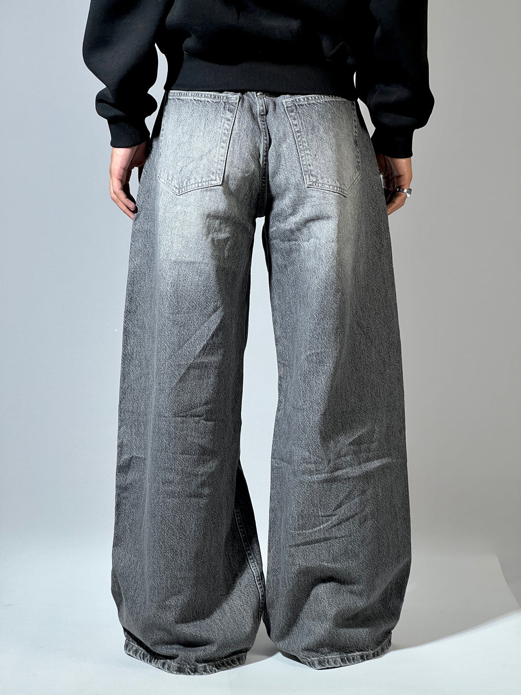 Smoke grey baggy