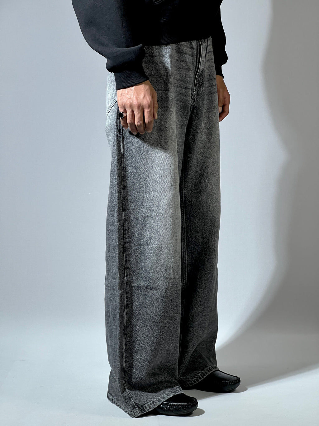 Smoke grey baggy